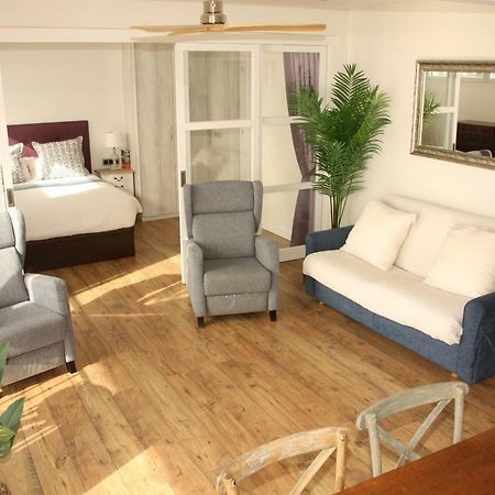 Seafront Apartment In פלאמוס מראה חיצוני תמונה