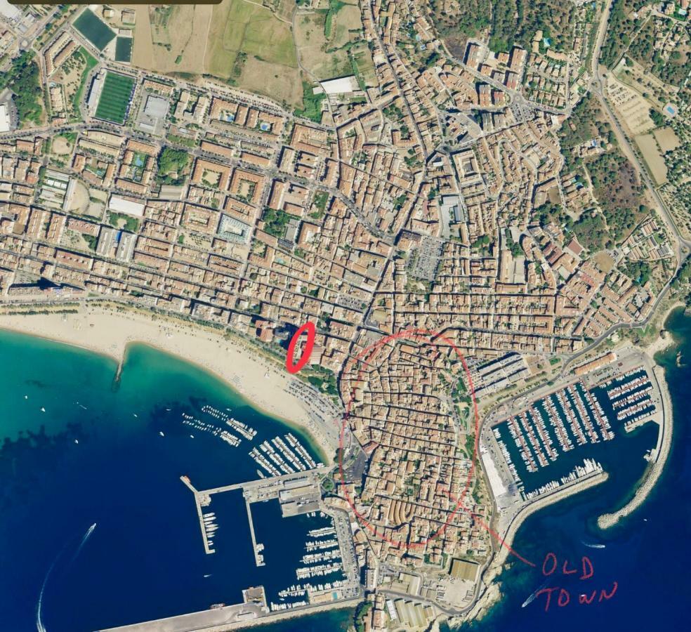 Seafront Apartment In פלאמוס מראה חיצוני תמונה