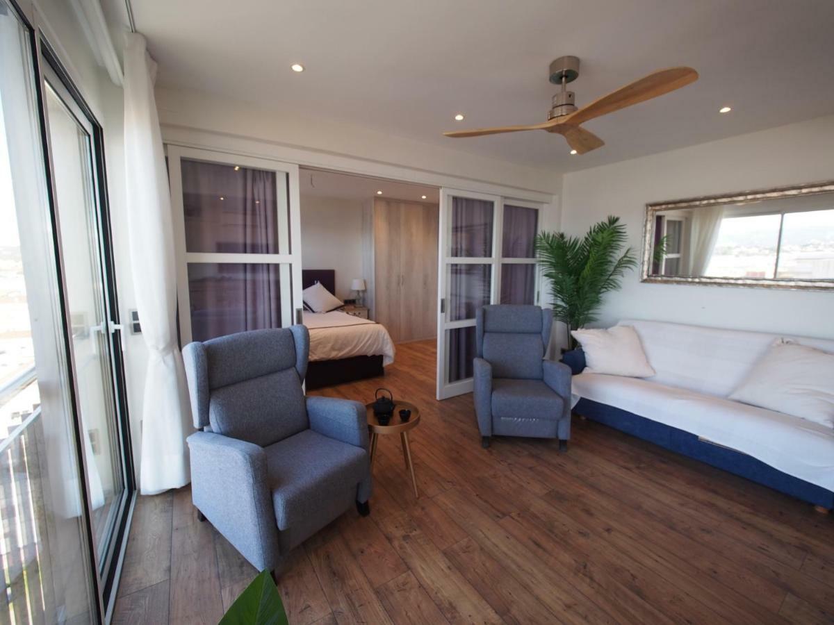 Seafront Apartment In פלאמוס מראה חיצוני תמונה
