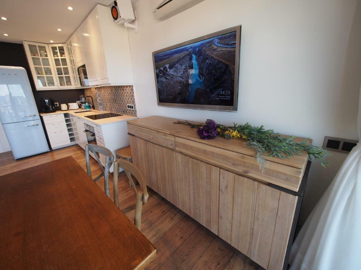 Seafront Apartment In פלאמוס מראה חיצוני תמונה